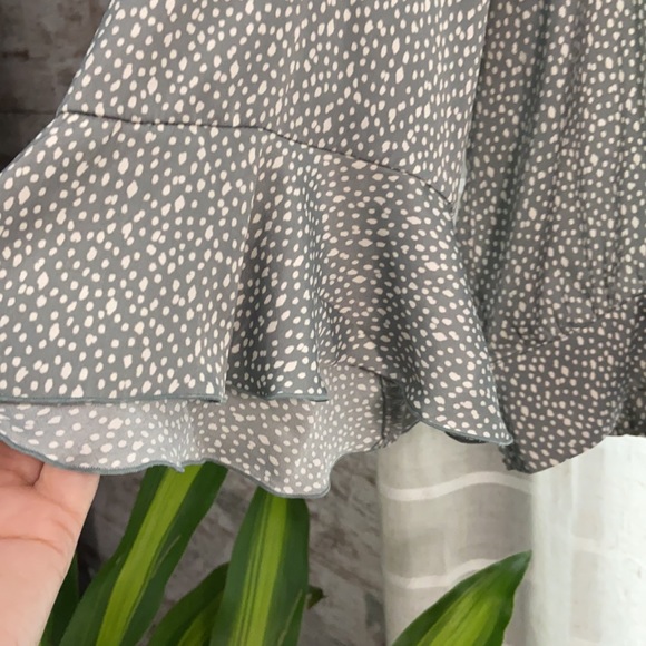 Silver Blue adorable blouse - Picture 3 of 7